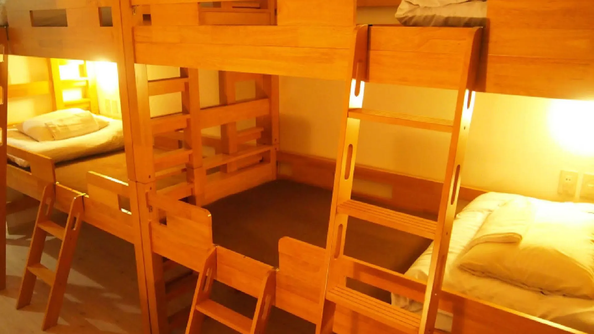 Khaosan Chitose Family Hostel